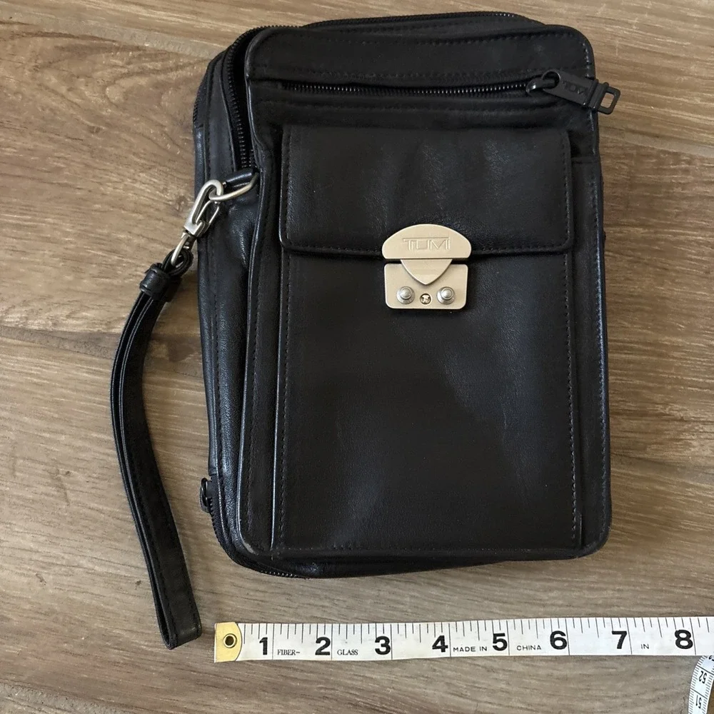 TUMI Black Leather UNISEX Bag Organizer Travel Tote Shoulder Bag LIGHTLY USED